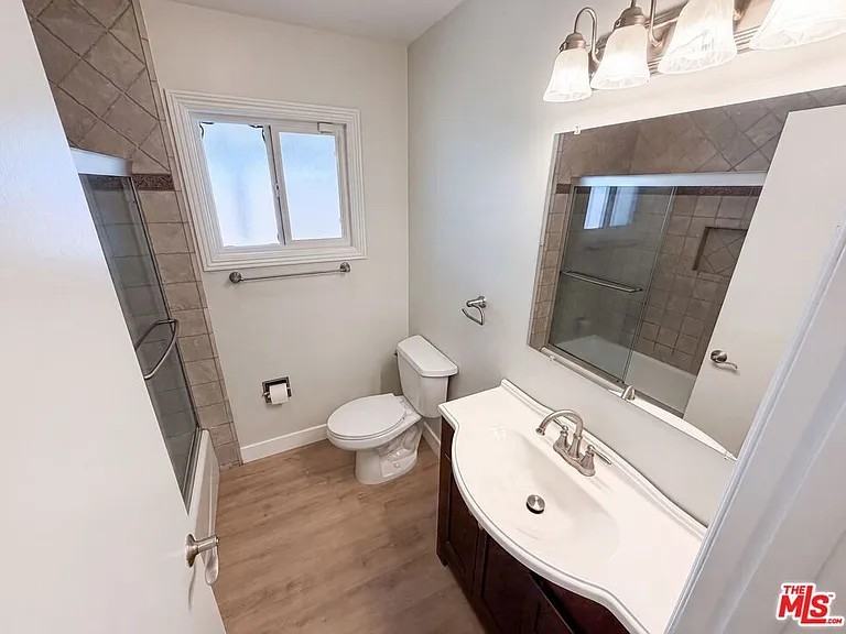 11844 Graystone Avenue - Photo 7 of 9