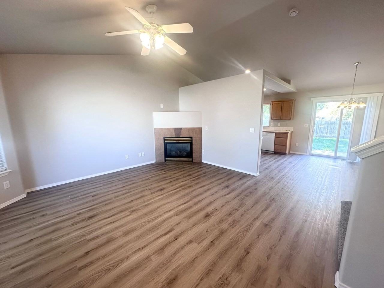4015 W Niemann St - Photo 7 of 30