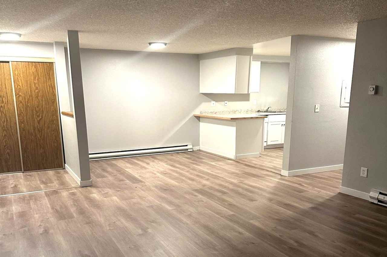 JC0680 - Dolph Court Apartments - Photo 5 of 6