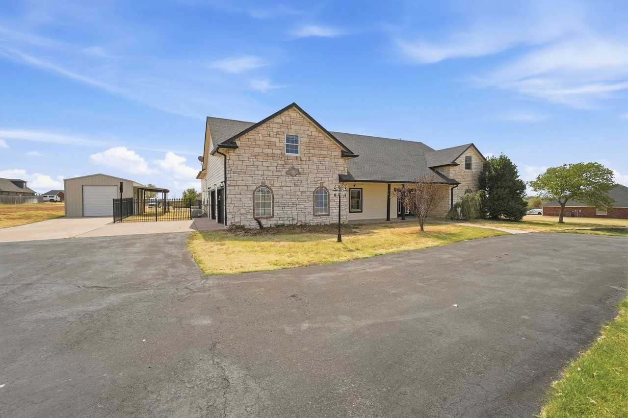 6937 Ne Watts Rd - Photo 5 of 50