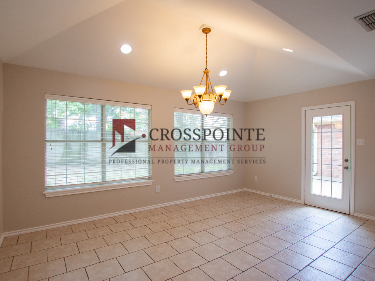 5716 Bostick Dr - Photo 7 of 31
