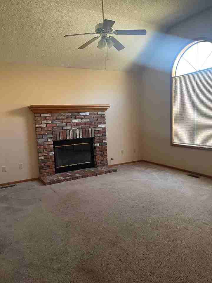 4731 Moundridge Ct - Photo 3 of 6