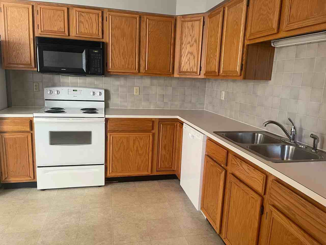 4731 Moundridge Ct - Photo 4 of 6