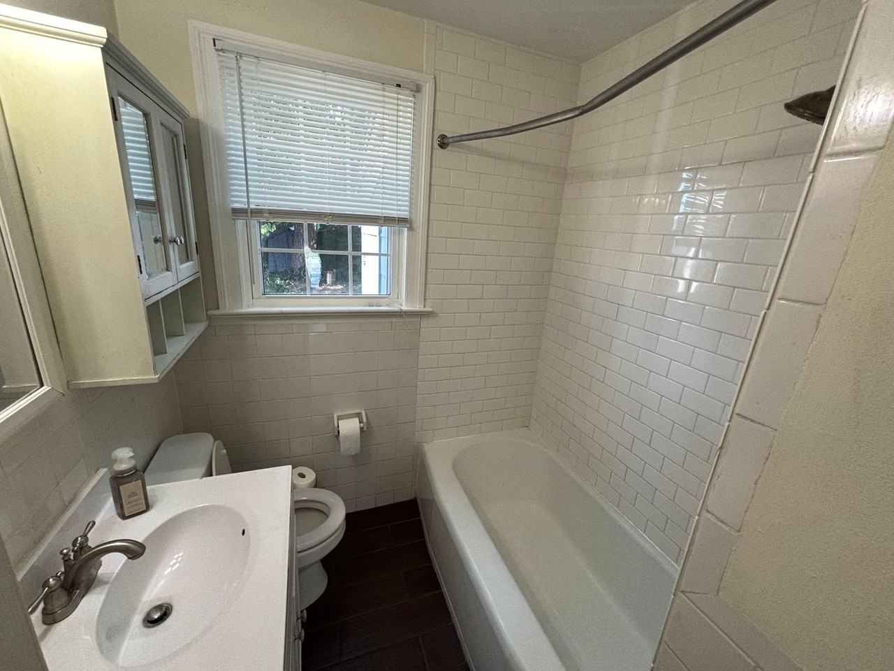 424 Carolina Ave - Photo 4 of 7