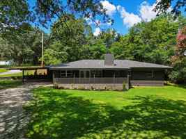 featured image of 753 Maple Grove St