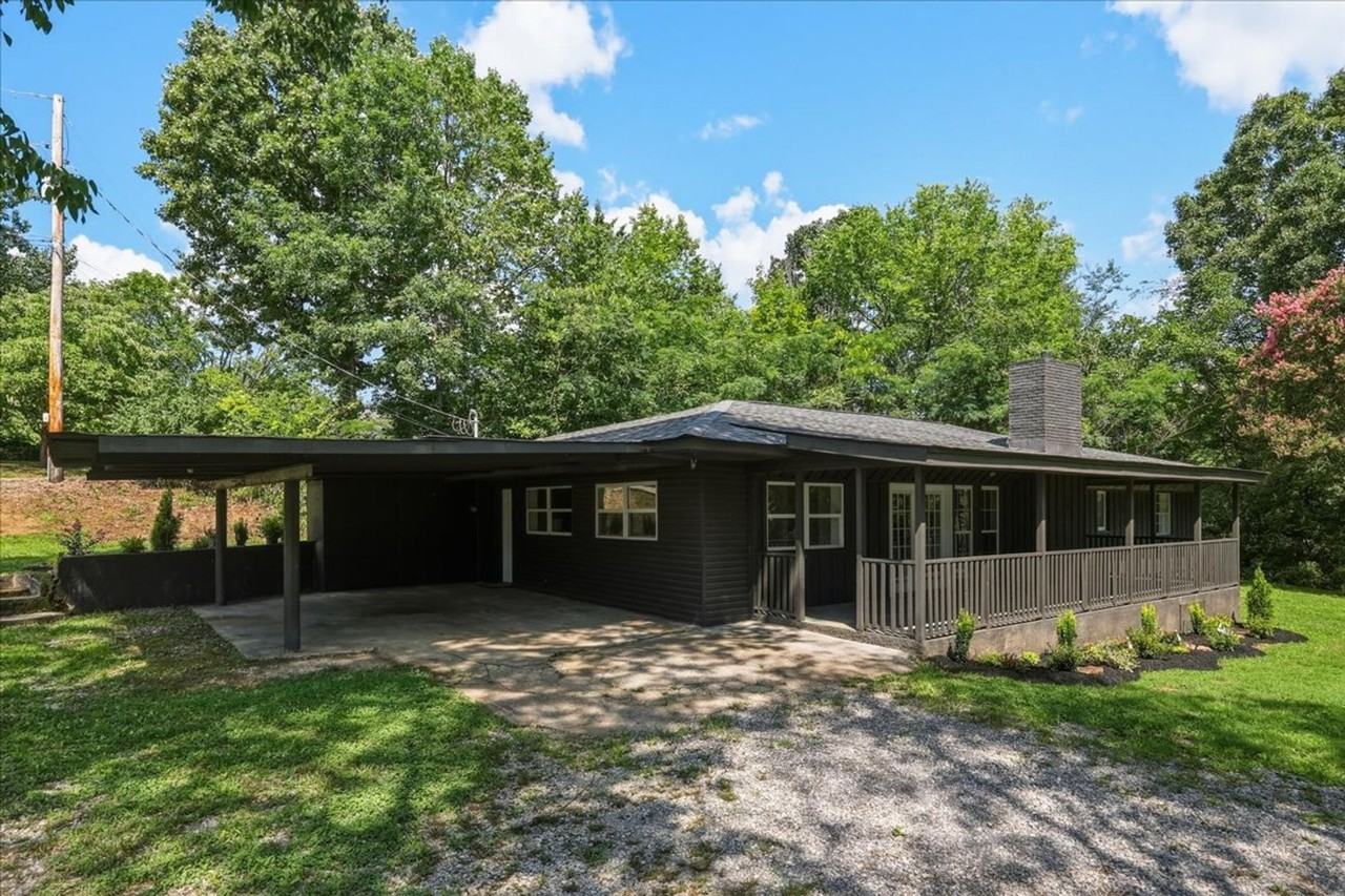 753 Maple Grove St - Photo 2 of 18
