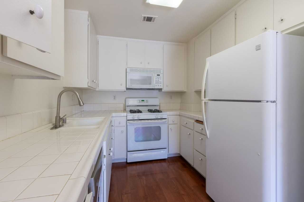 6782 Shakespeare Way - Photo 4 of 12