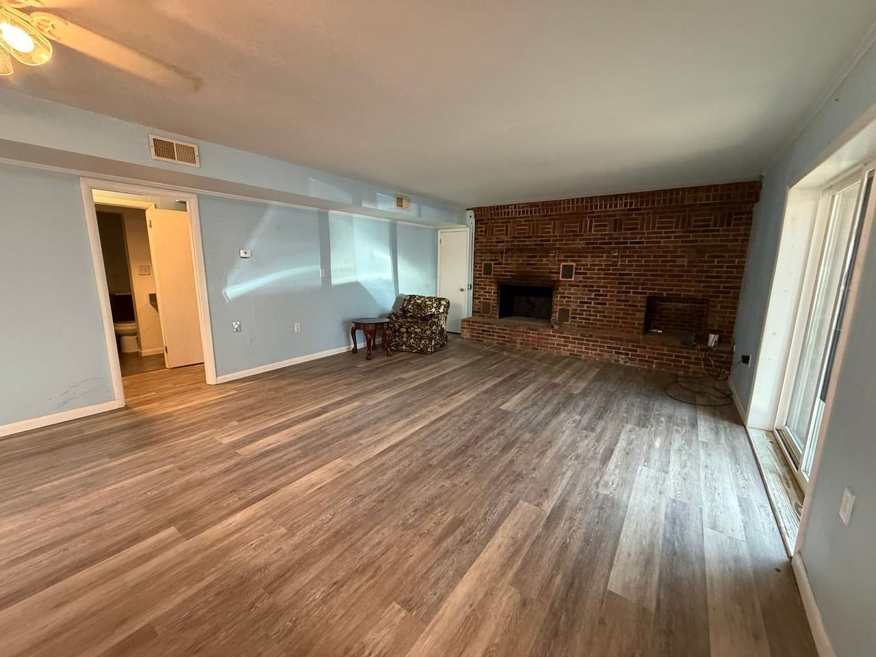 37 Keystone Dr #1 - Photo 3 of 15