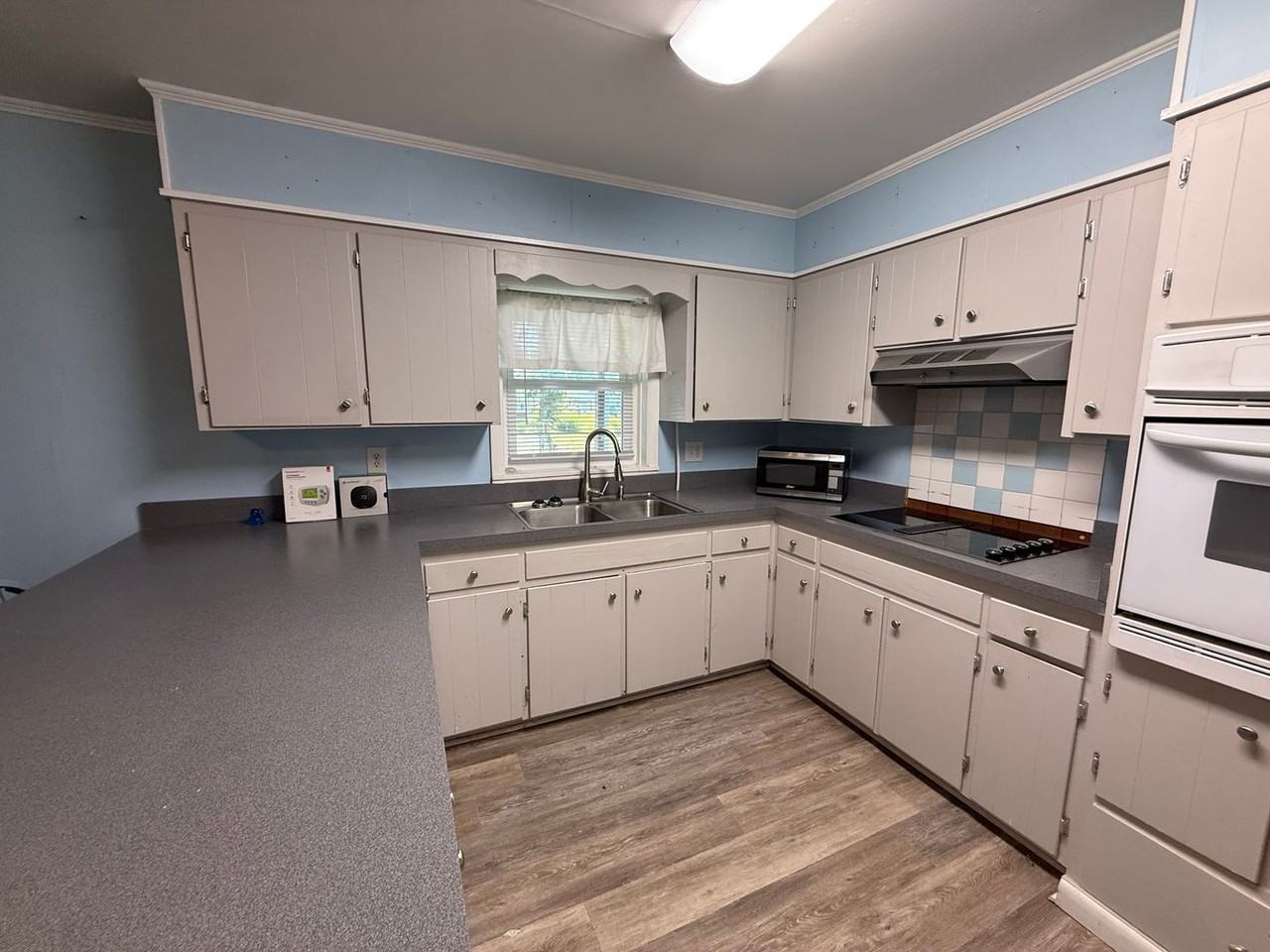 37 Keystone Dr #1 - Photo 5 of 15
