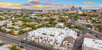 featured image of 28 W 18th St