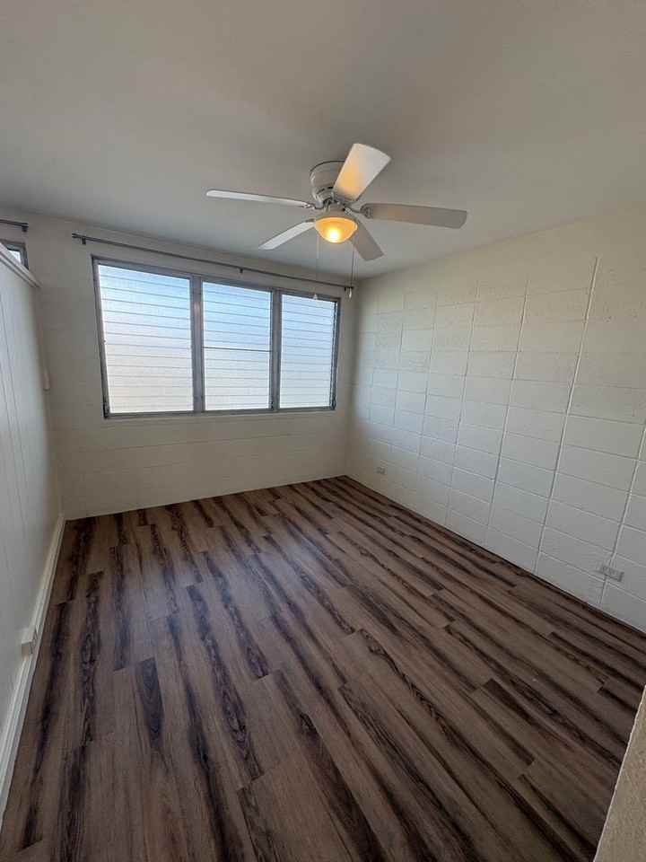 909 University Ave #217 - Photo 5 of 9