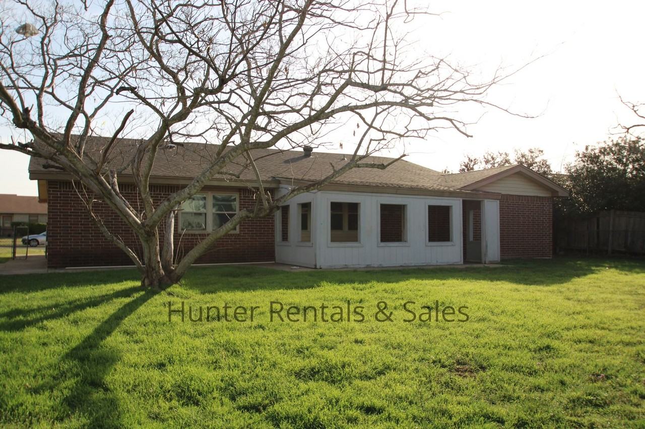 5904 Dan Dr - Photo 2 of 26