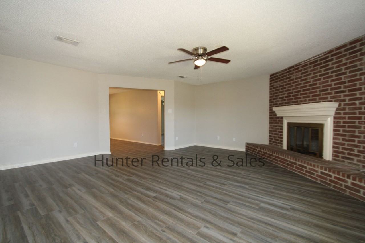 5904 Dan Dr - Photo 6 of 26