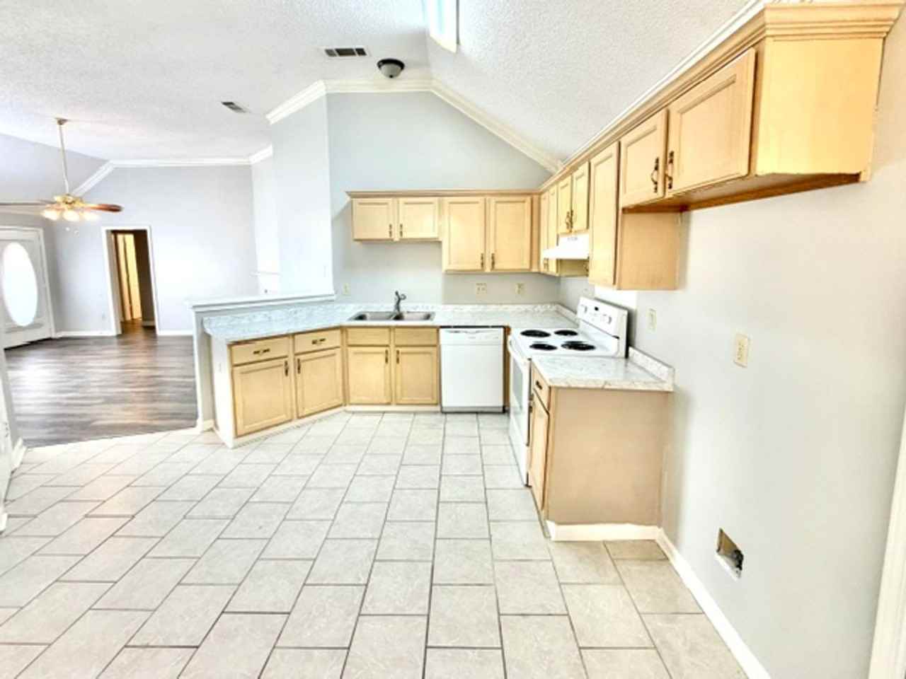 4839 Callaway Hills Dr - Photo 3 of 9