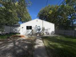 featured image of 1130 Howard Ave