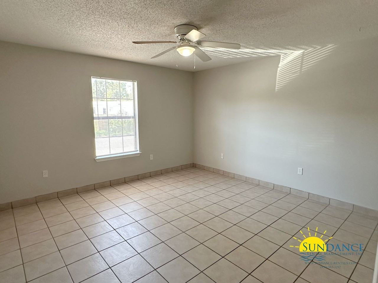 2280 Jeannie St - Photo 6 of 12