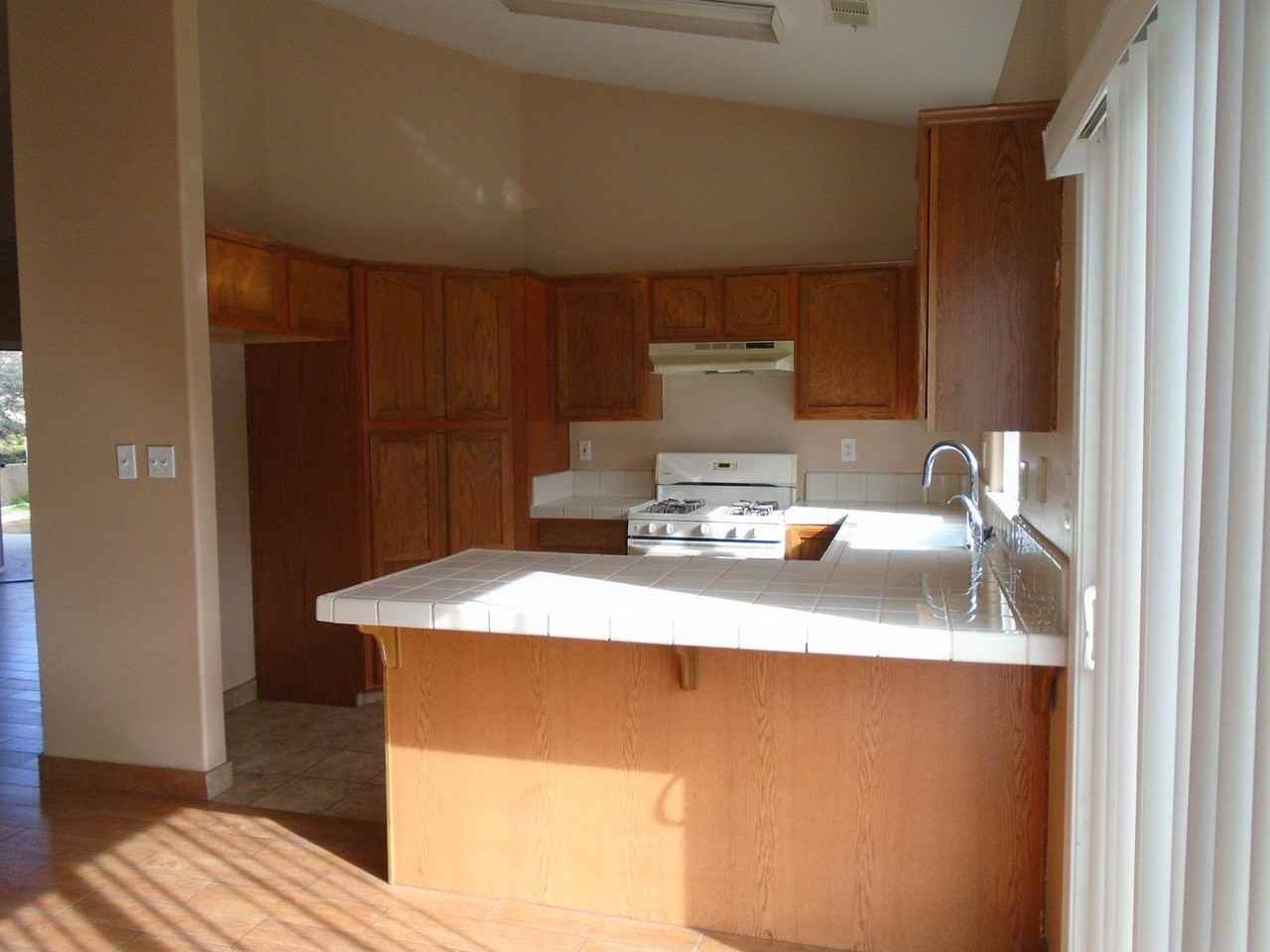 7015 Rogue River Dr - Photo 3 of 9