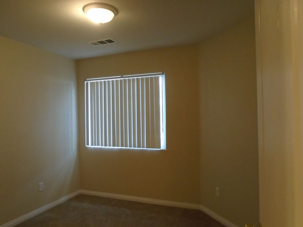 7015 Rogue River Dr - Photo 5 of 9