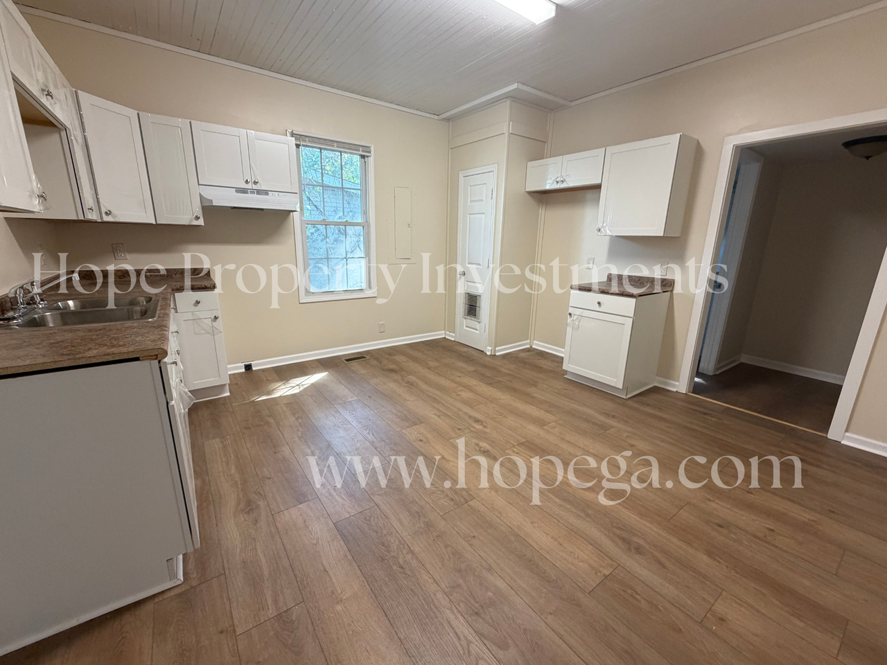 140 Grady Smith St - Photo 4 of 8