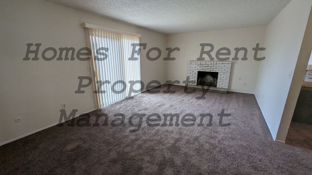 1051 W Thurman Ave - Photo 2 of 10