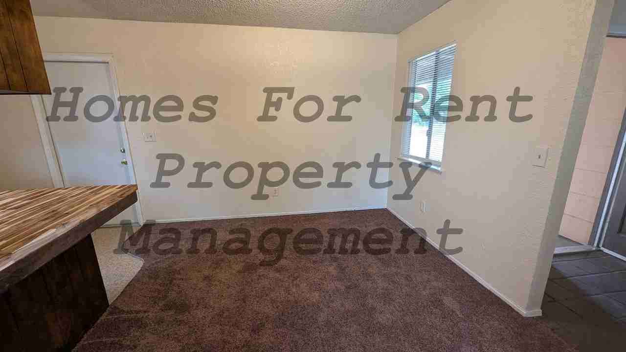 1051 W Thurman Ave - Photo 3 of 10