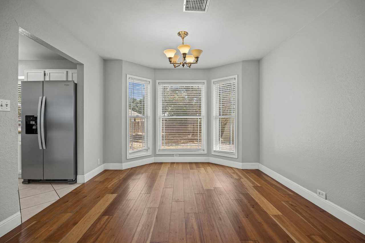 2502 Cynthia Ct - Photo 7 of 31