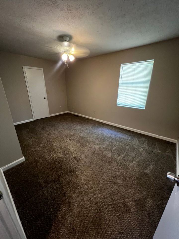 2708 Greystone Ct - Photo 7 of 13