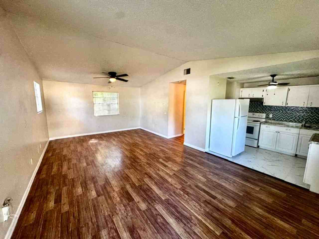 2305 E 23rd Ave - Photo 2 of 17
