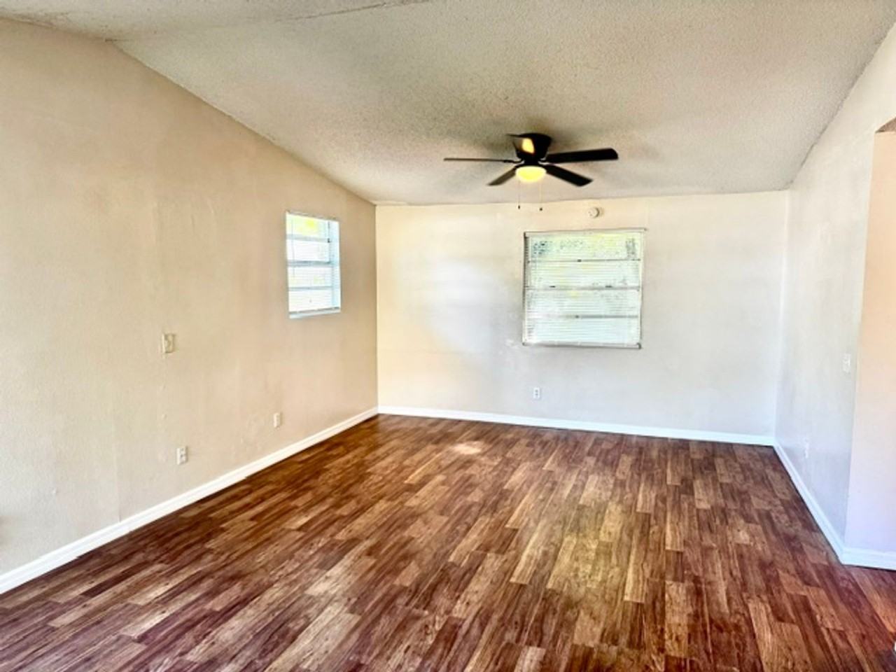 2305 E 23rd Ave - Photo 4 of 17