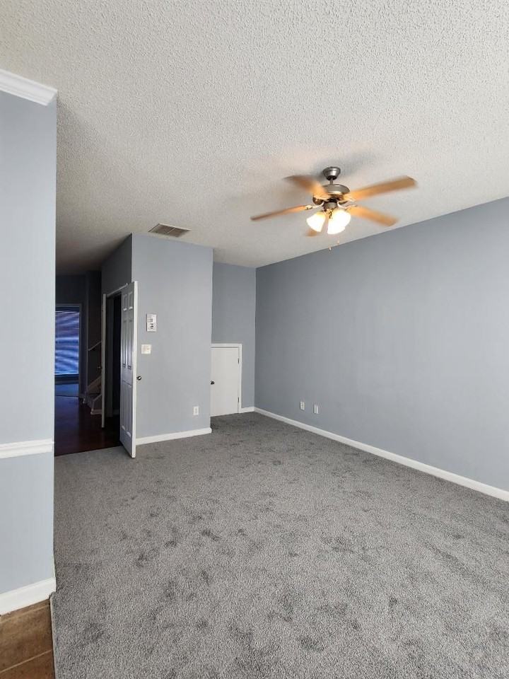 221 Shenandoah Dr - Photo 2 of 25