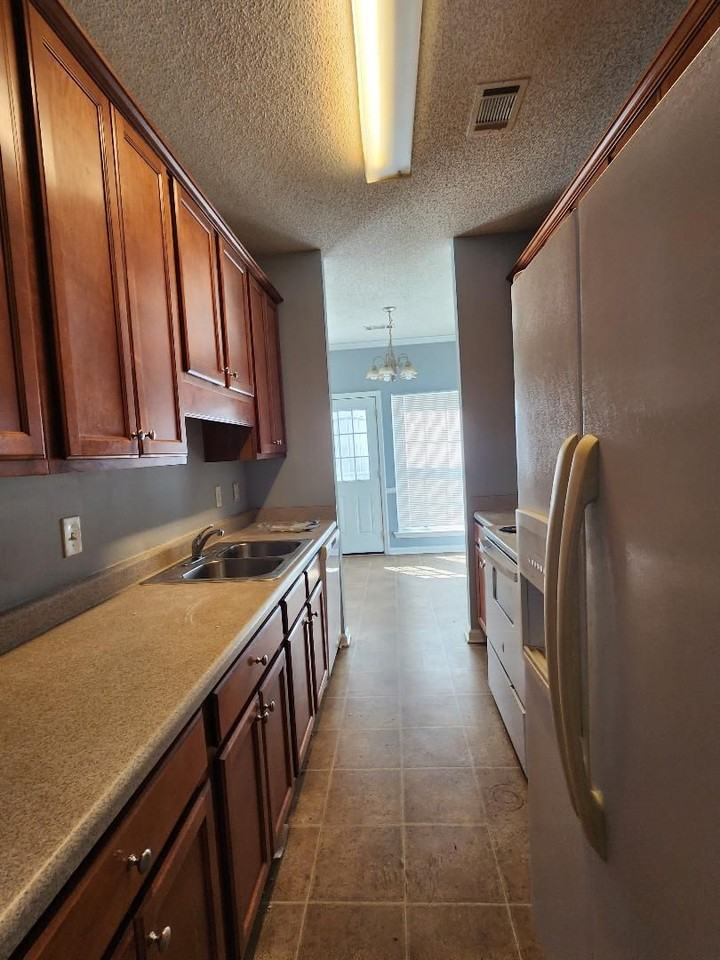 221 Shenandoah Dr - Photo 5 of 25