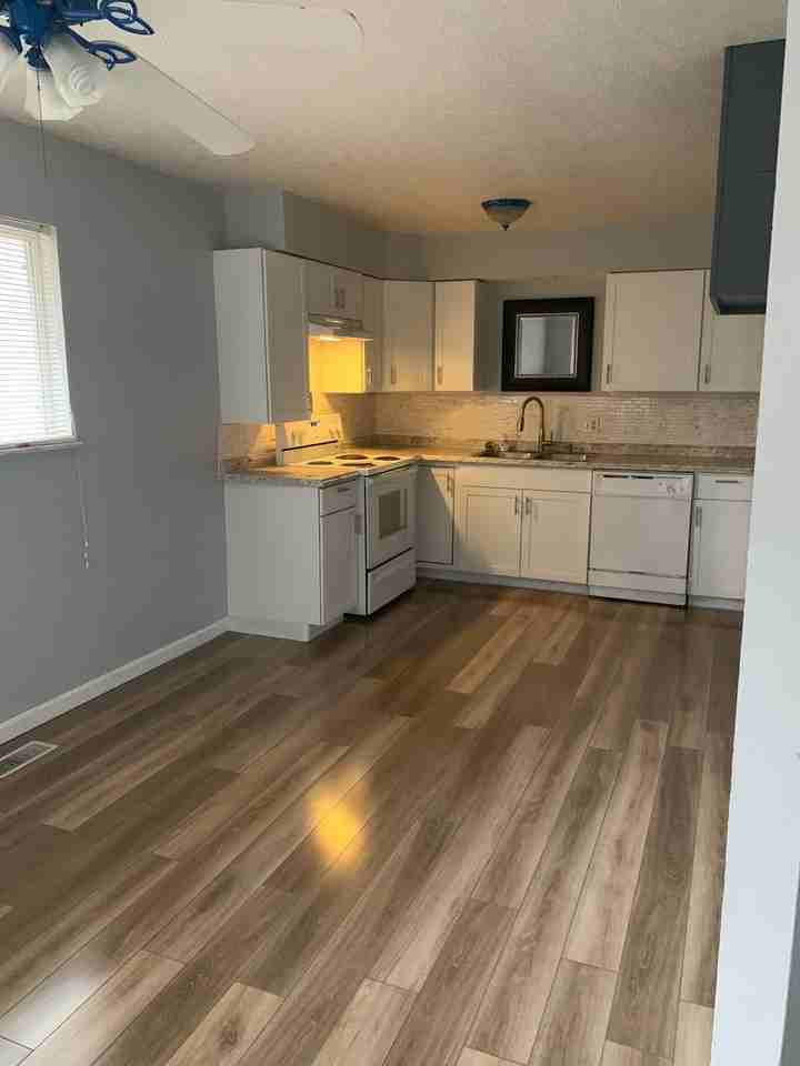 3894 S Randolph St - Photo 2 of 8