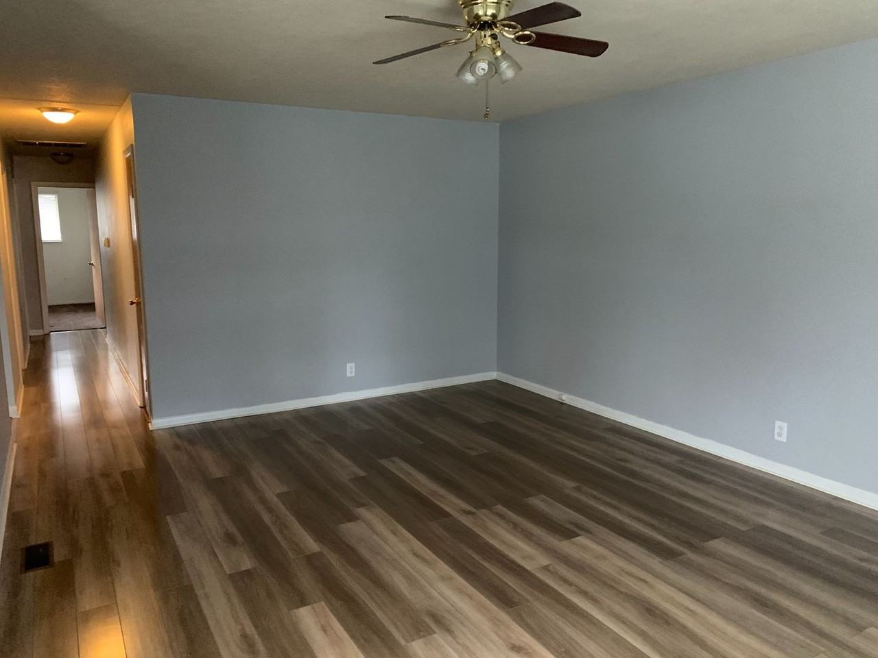 3894 S Randolph St - Photo 4 of 8