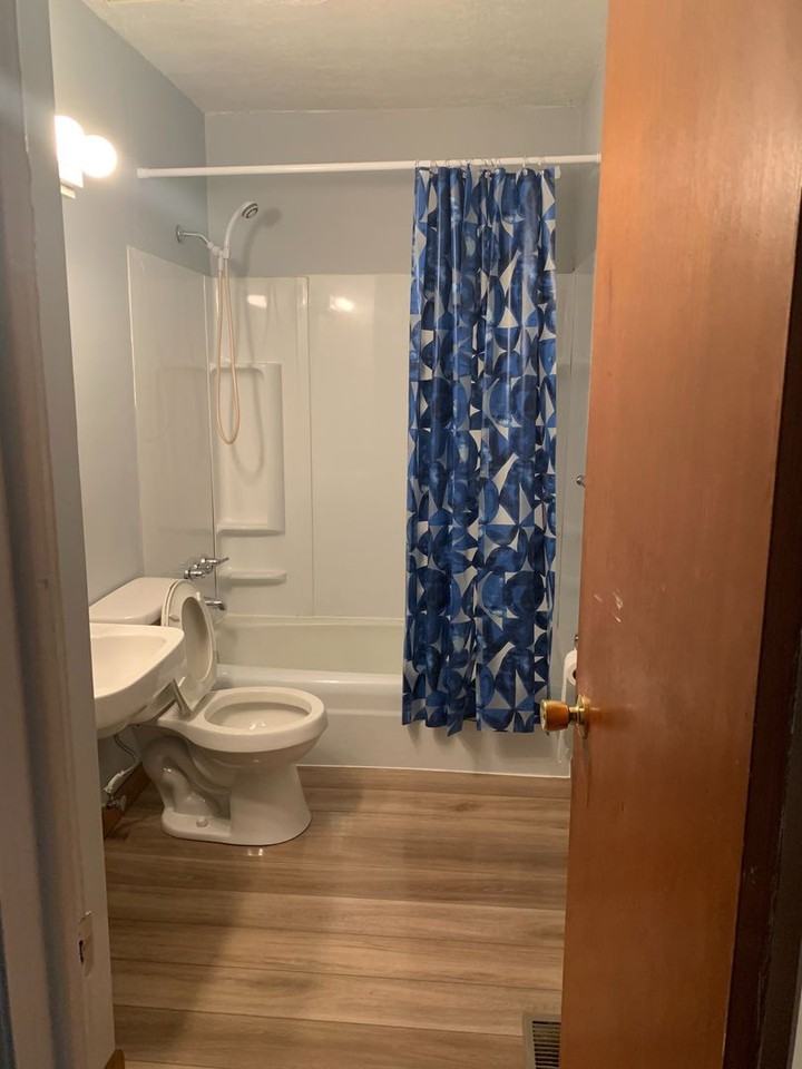 3894 S Randolph St - Photo 6 of 8