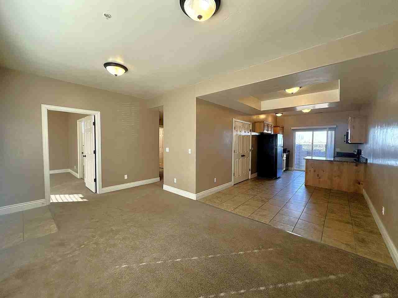 576 W 1045 N - Photo 5 of 25