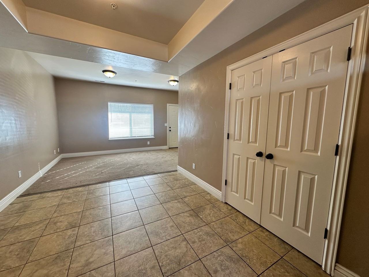 576 W 1045 N - Photo 7 of 25