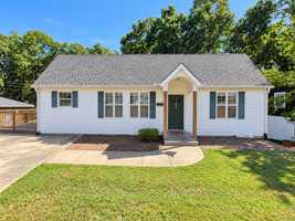 featured image of 200 E Rutherford St