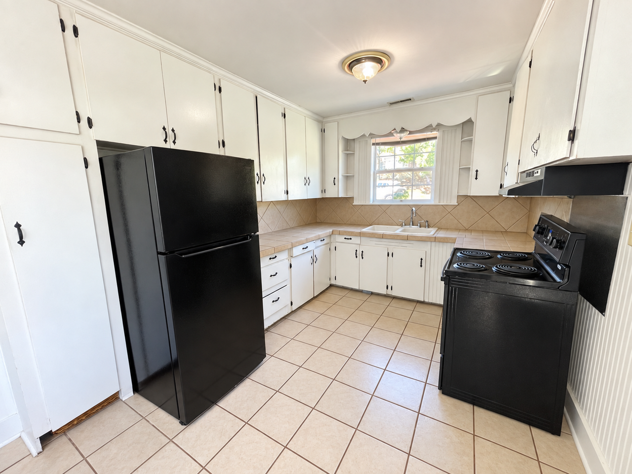 200 E Rutherford St - Photo 3 of 14