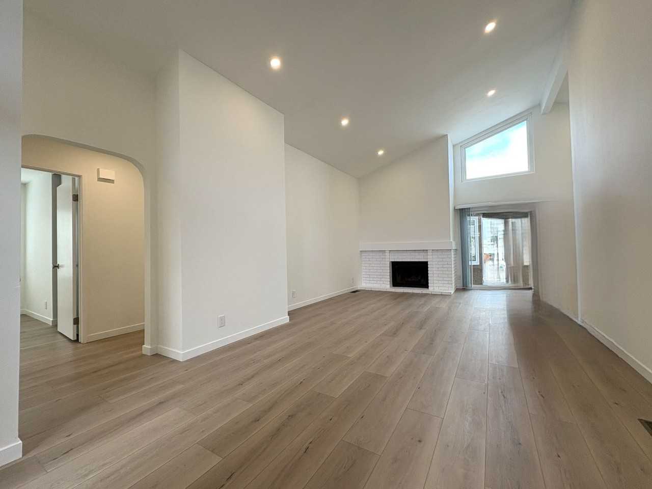 3532 Rollingside Dr - Photo 4 of 32