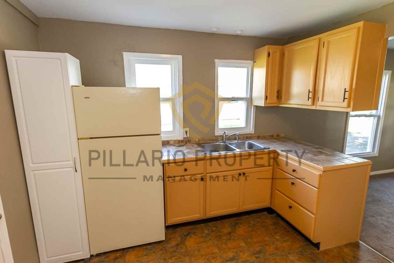 1132 E First St - Photo 4 of 31