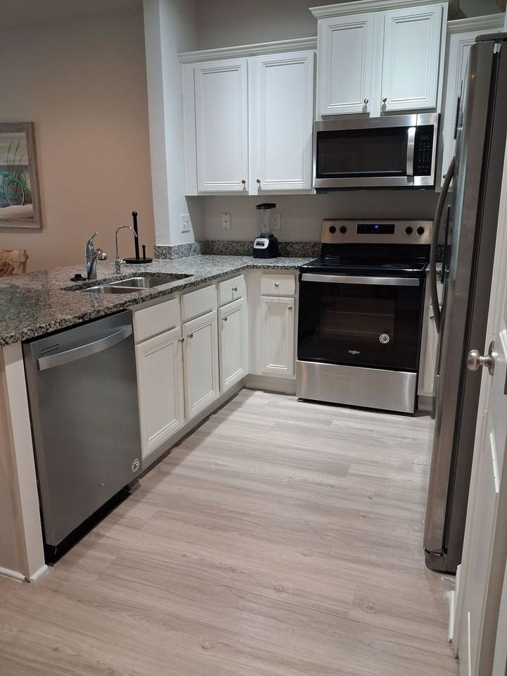 7562 Shadow Lake Dr - Photo 6 of 44
