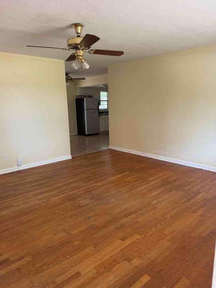 551 S Belcrest Ave - Photo 2 of 9