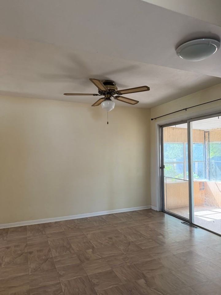 551 S Belcrest Ave - Photo 3 of 9