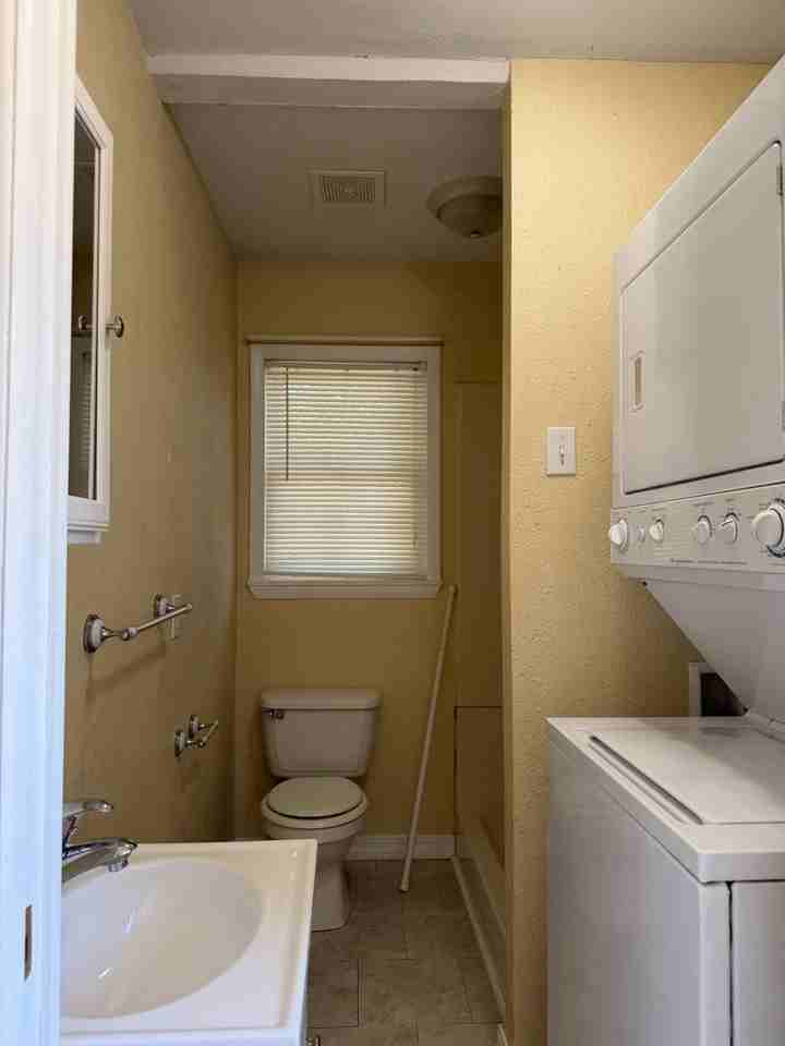 551 S Belcrest Ave - Photo 5 of 9