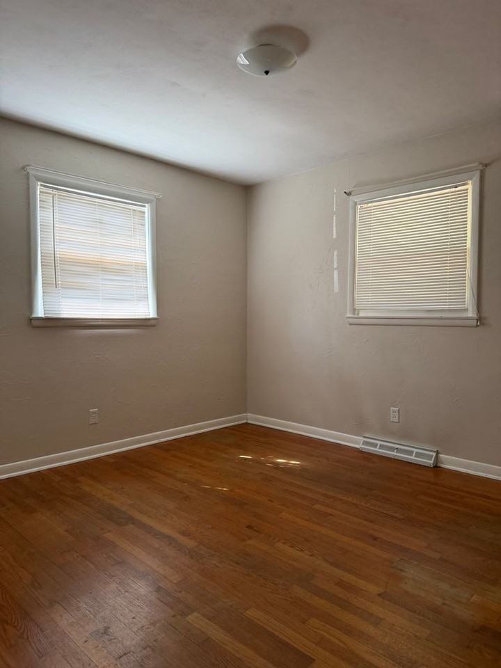 551 S Belcrest Ave - Photo 6 of 9