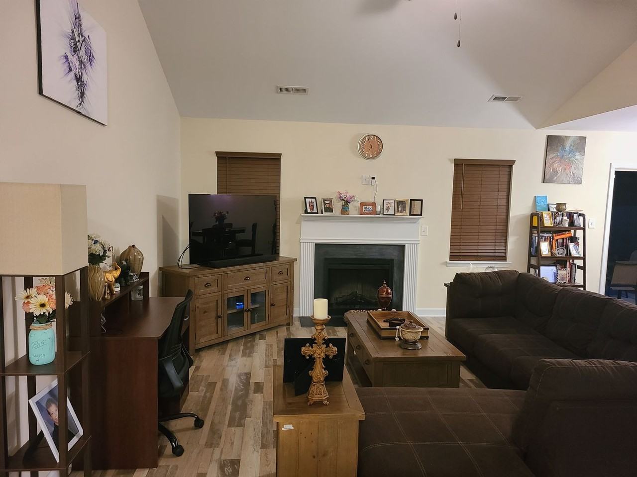 115 Bridgeport Dr - Photo 3 of 20
