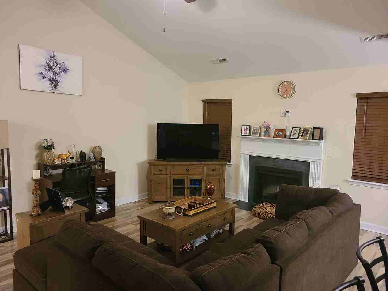 115 Bridgeport Dr - Photo 4 of 20