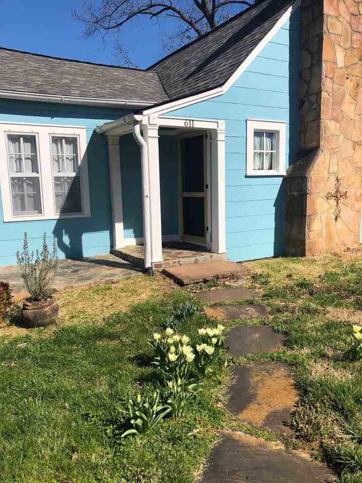 611 Phillips Ave - Photo 2 of 15
