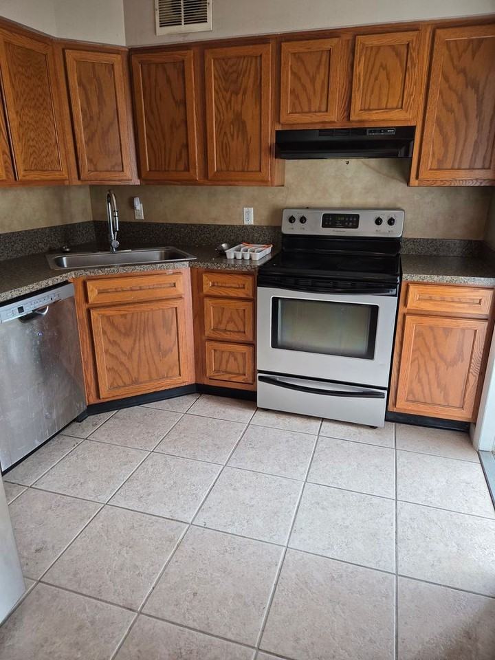 7420 36th Ave N - Photo 2 of 7