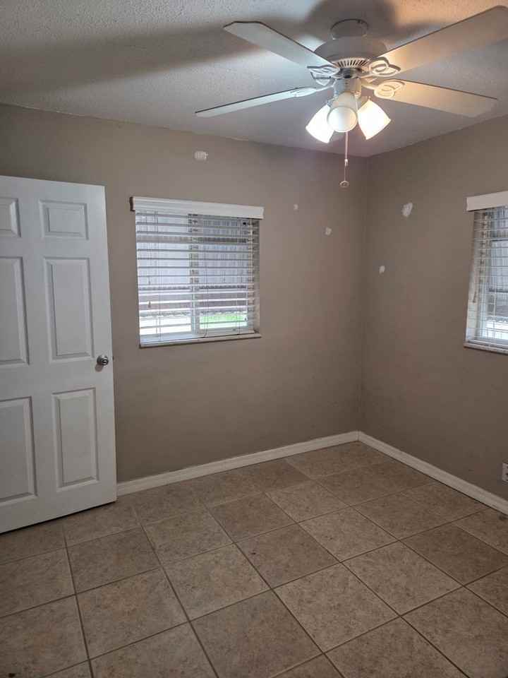 7420 36th Ave N - Photo 6 of 7